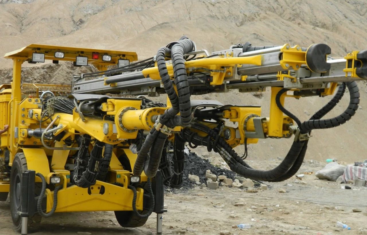 Brief Introduction to Hydraulic Wheeled Drilling Rigs