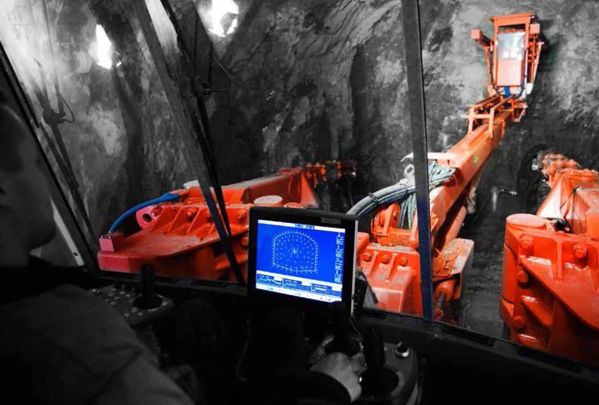 Study on Practicability of Three Arm Rock Drilling Jumbo for High Speed Railway Tunnel