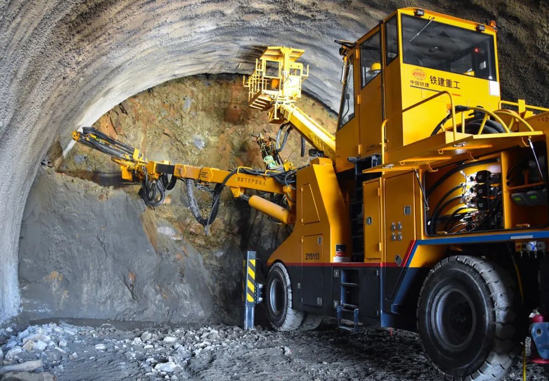 Research and Application of Mechanized Construction Technology for Large Section Tunnel