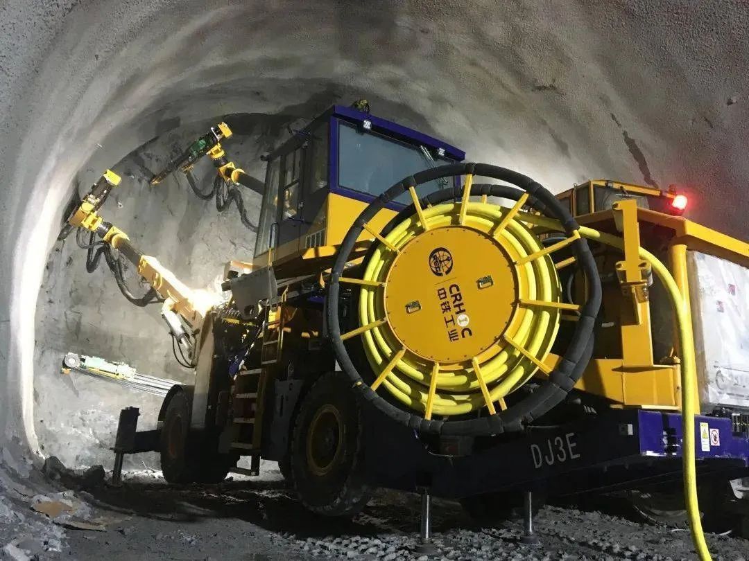 Highway Tunnel Mechanization Supporting Rapid Construction Technology